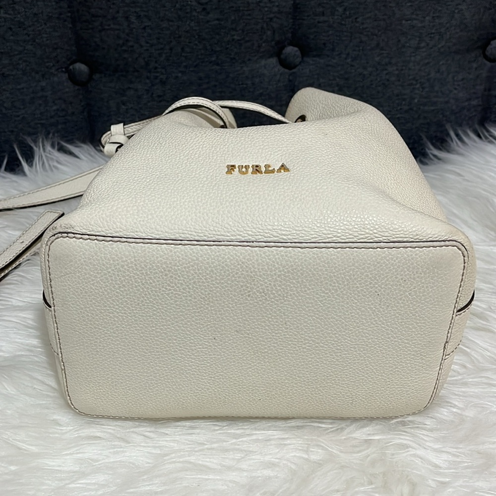 Furla Costanza Drawstring 2-Way Bucket Bag - Picture 8 of 17